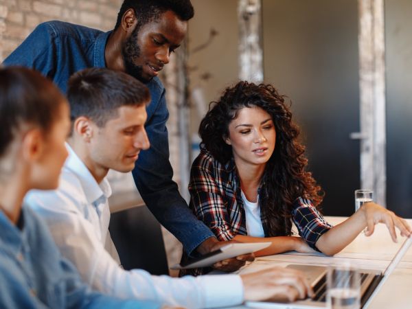 Resilience of logistics systems and applications